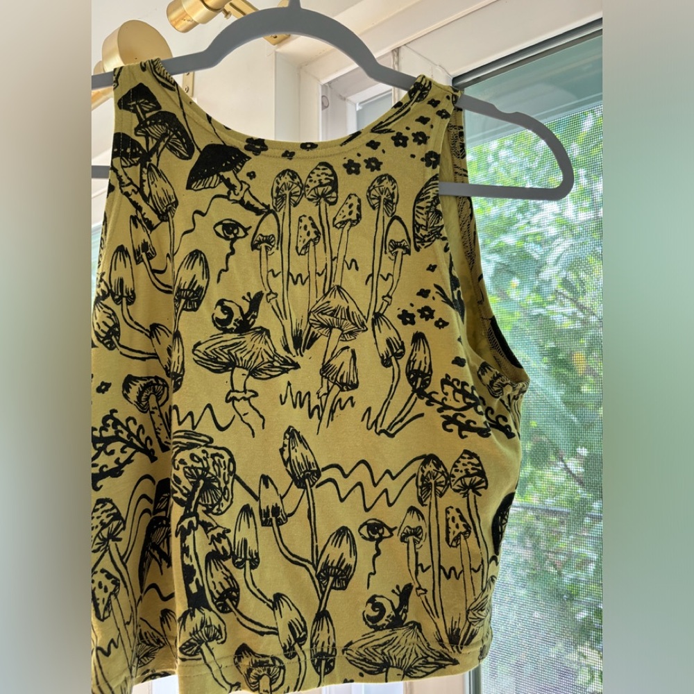 Green Chartreuse shroom tank